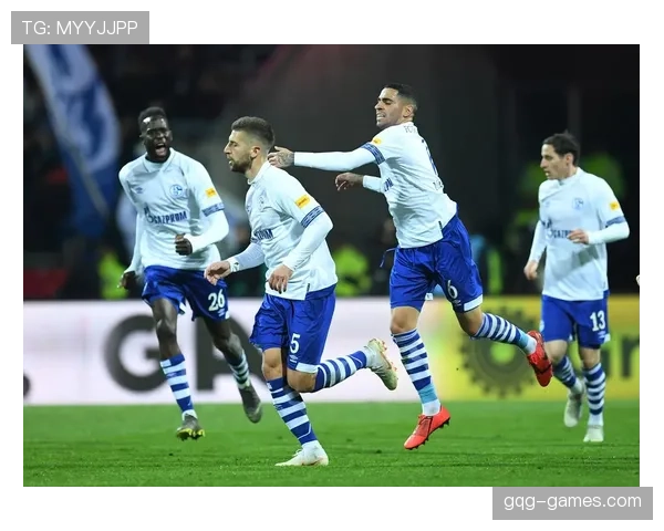 劳尔未效力英超球队，其职业生涯主要在西甲皇家马德里与德甲沙尔克04度过