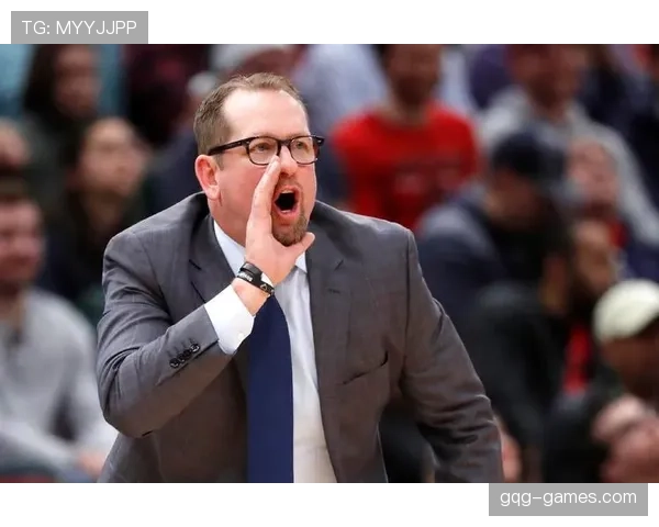 马尔蒂诺比赛阅读能力持续提升，战术执行表现稳健